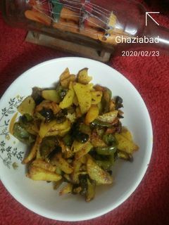 शिमला मिर्च आलू की सब्जी (Shimla mirch aloo ki sabzi recipe in Hindi) रेसिपी मुख्य फोटो
