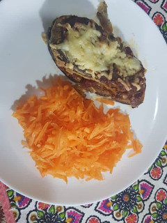 Una foto de Milanesas de berenjenas rellenas con jamón y queso - saludables