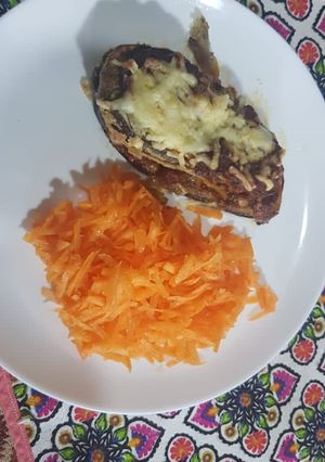 Una foto de Milanesas de berenjenas rellenas con jamón y queso - saludables