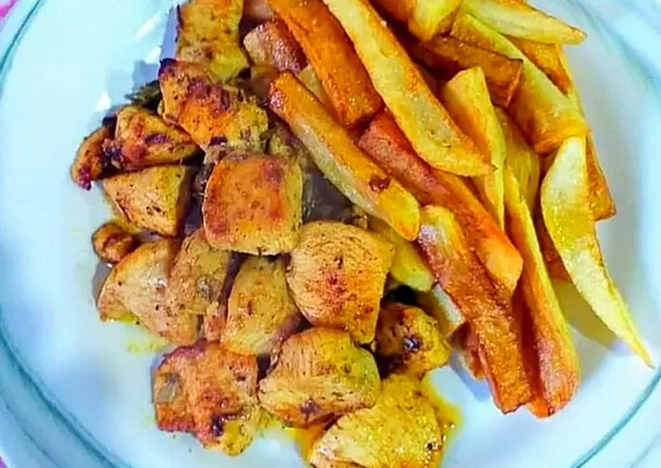 Taquitos de pechuga de pollo con flores de romero fresco