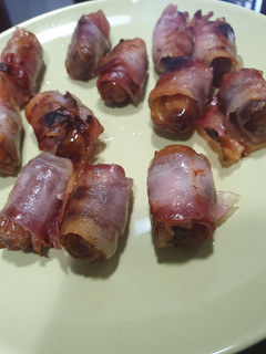 Una foto de Dátiles con bacon