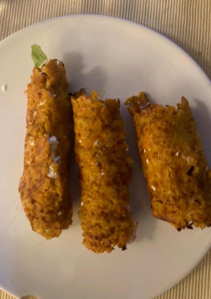 Una foto de Tortillas de zanahorias con queso crema y jamón