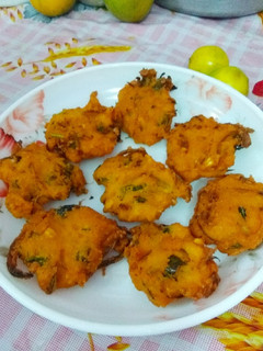 A picture of Onion fritters.