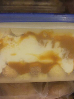 Una foto de Postre helado sin TACC (con dulce de leche y merengues)