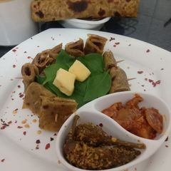 A picture of Palak Paneer Paratha Bites.