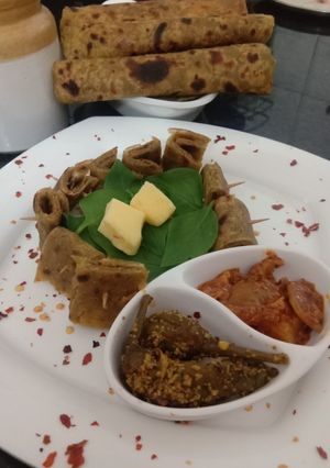 A picture of Palak Paneer Paratha Bites.