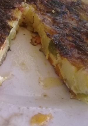 Una foto de Tortilla de verduras rápida y con lo que había en la heladera😎