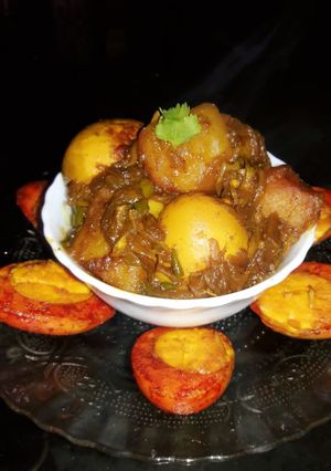 আলু দিয়ে ডিম কষা (aloo diye dim kosha recipe in Bengali) রেসিপির প্রধান ছবি