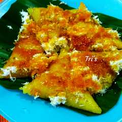 A picture of Kue Lupis.