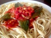 Una foto de salsa arrabiata