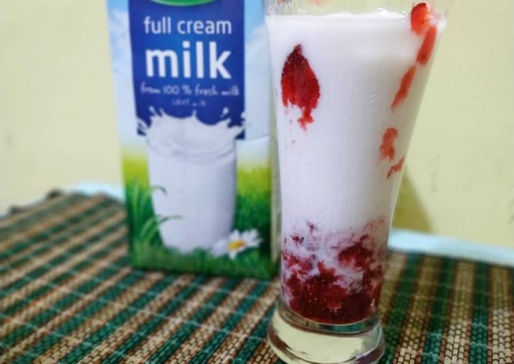 Korean Strawberry Milk