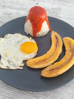 Una foto de Arroz a la cubana