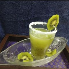 A picture of Kiwi mint mojito 🥝🥝.