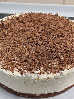 Sütés nélküli kókuszos sajttorta recept fotója