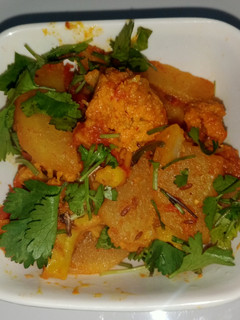 चटपटे आलू गोभी (chatpate aloo gobi recipe in Hindi) रेसिपी मुख्य फोटो