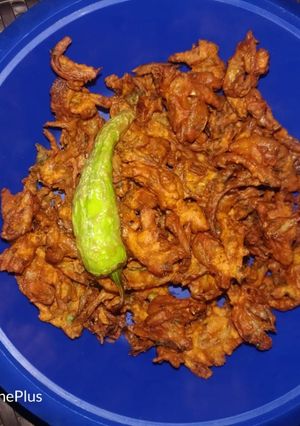 कांदा भाजी (kanda bhaji recipe in HIndi) रेसिपी मुख्य फोटो