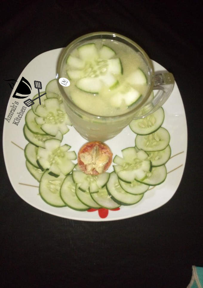 A picture of Agwaluma and cucumber juice.