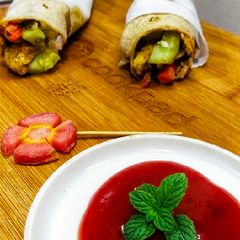 A picture of BBQ chicken Rolls.