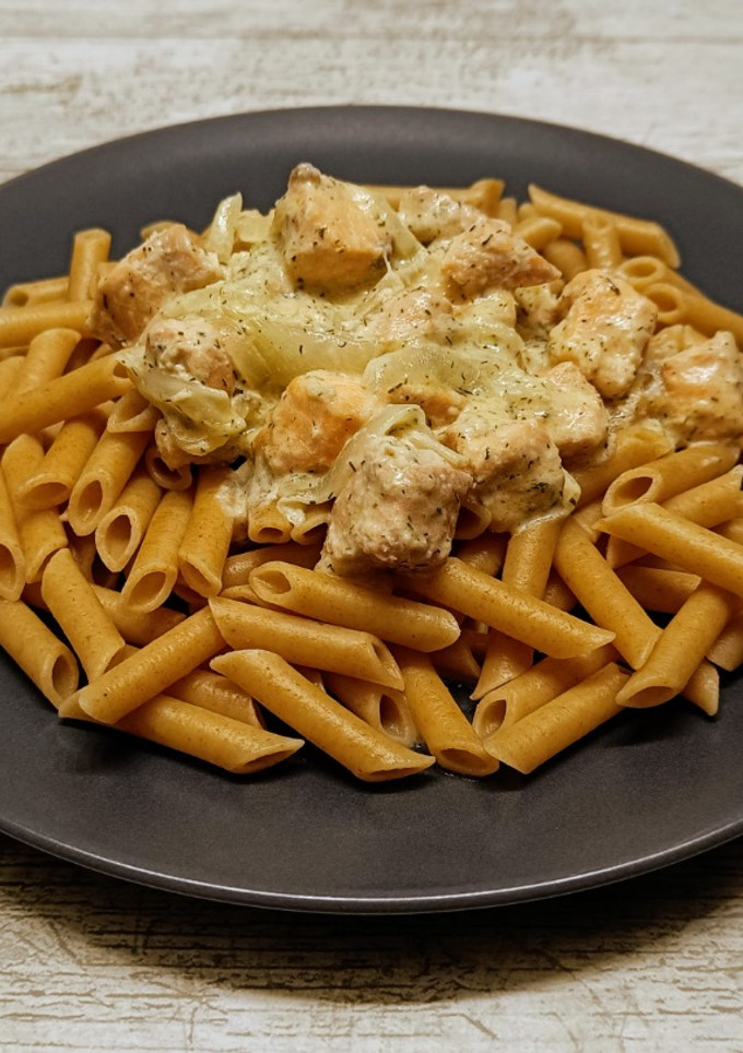 Una foto de Pasta con salmón