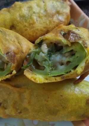 A picture of Rajasthani Mirchi Vada.