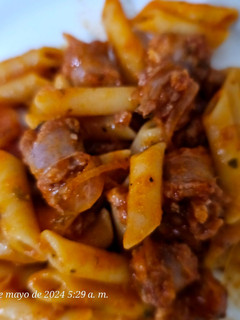 Una foto de Macarrones con salchichas
