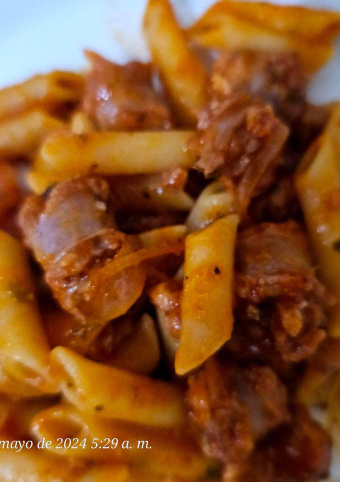 Una foto de Macarrones con salchichas