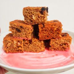 A picture of Nutty Cinnamon Cake bars.