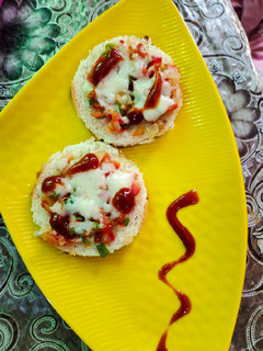 ब्रेड पिज़्ज़ा (Bread pizza recipe in hindi) रेसिपी मुख्य फोटो