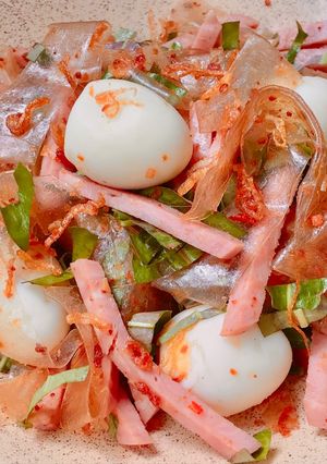 Hình của món Bánh Tráng Trộn Jambon Sốt Sa Tế.