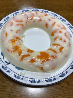 A picture of Milk orange jelly.