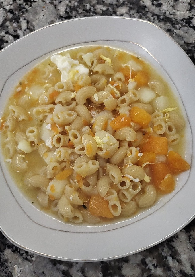 Una foto de Sopa de verduritas surtidas!