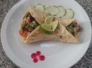 Una foto de mayonesa de ajo y perejil