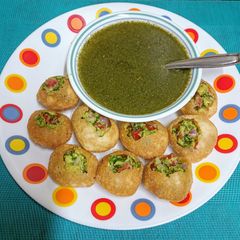 Avocado 🥑 Salsa Stuffed 🥙 🥙 Panipuri (No Cook recipe) A picture of Avocado 🥑 Salsa Stuffed 🥙 🥙 Panipuri (No Cook recipe).