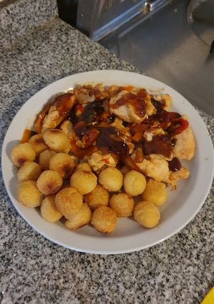 Una foto de Cerdo con salsa de ciruelas