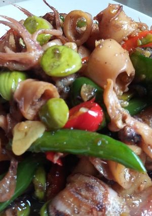 Foto resep Tumis cumi pete..👍👍👍
