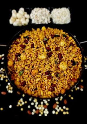 A picture of Dhani Makhana Murmura Chivda.