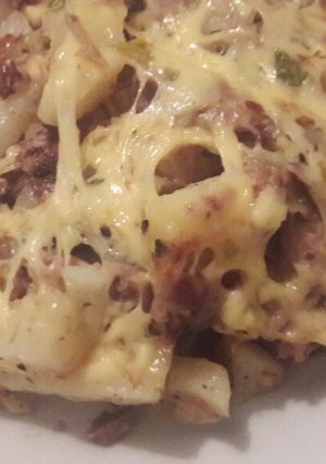 Фото Запечена картошка с мясом.