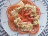 Ensalada de Tomate con aliño de almendras