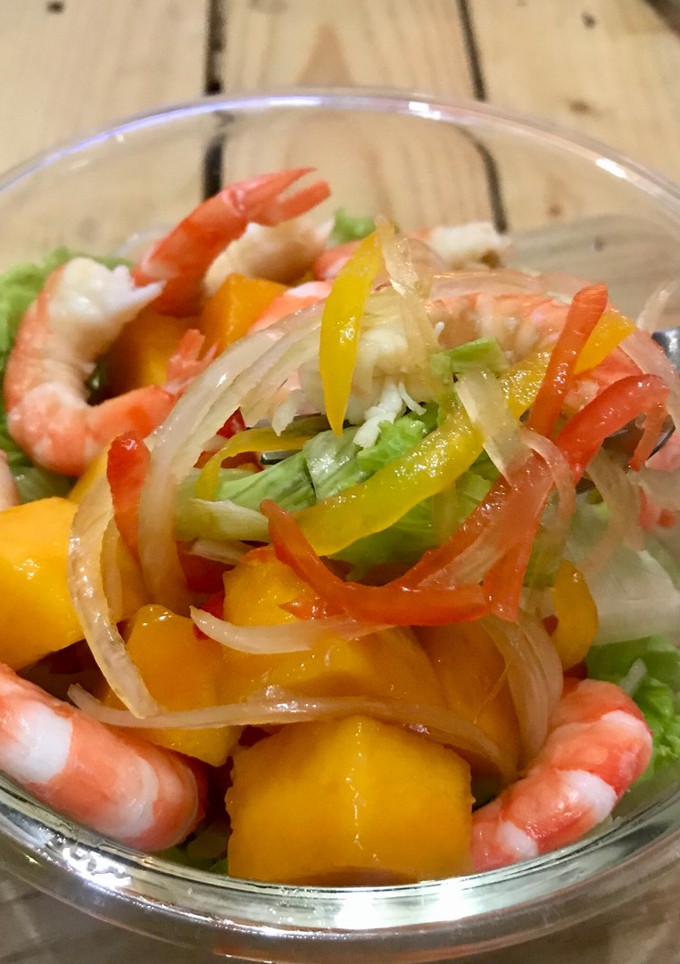 鮮蝦芒果生菜和風沙拉 的食譜成品照片