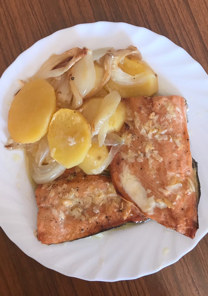 Una foto de Filete de salmón al horno💃🏻