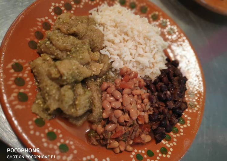 Chicharrón en salsa verde