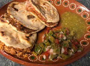 Foto principal de Gorditas rellenas con ensalada de nopal