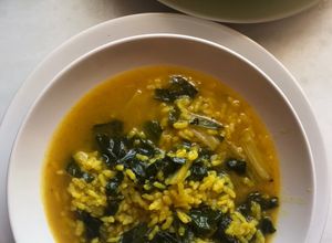 Foto principal de Arroz vegetariano con acelgas y poco más