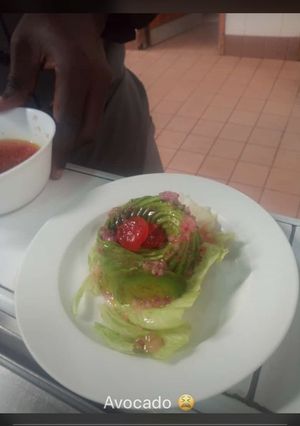 A picture of Avocado ‘vinaigrette salad ‘.