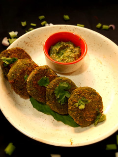હરા ભરા કબાબ (Hara Bhara Kebab Recipe In Gujarati) રેસીપી મુખ્ય ફોટો