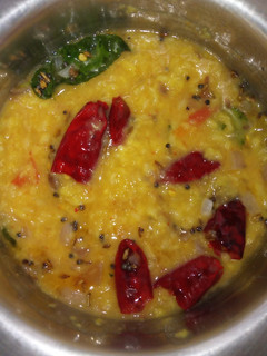 பாசி பருப்பு சாம்பார் (Paasi paruppu samar recipe in tamil) செய்முறை முக்கிய புகைப்படம்