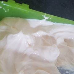 A picture of Honey sweetened double Cream and cream cheese.