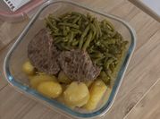 Une photo de pomme de terre steak haché