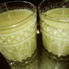 A picture of Mango shake.