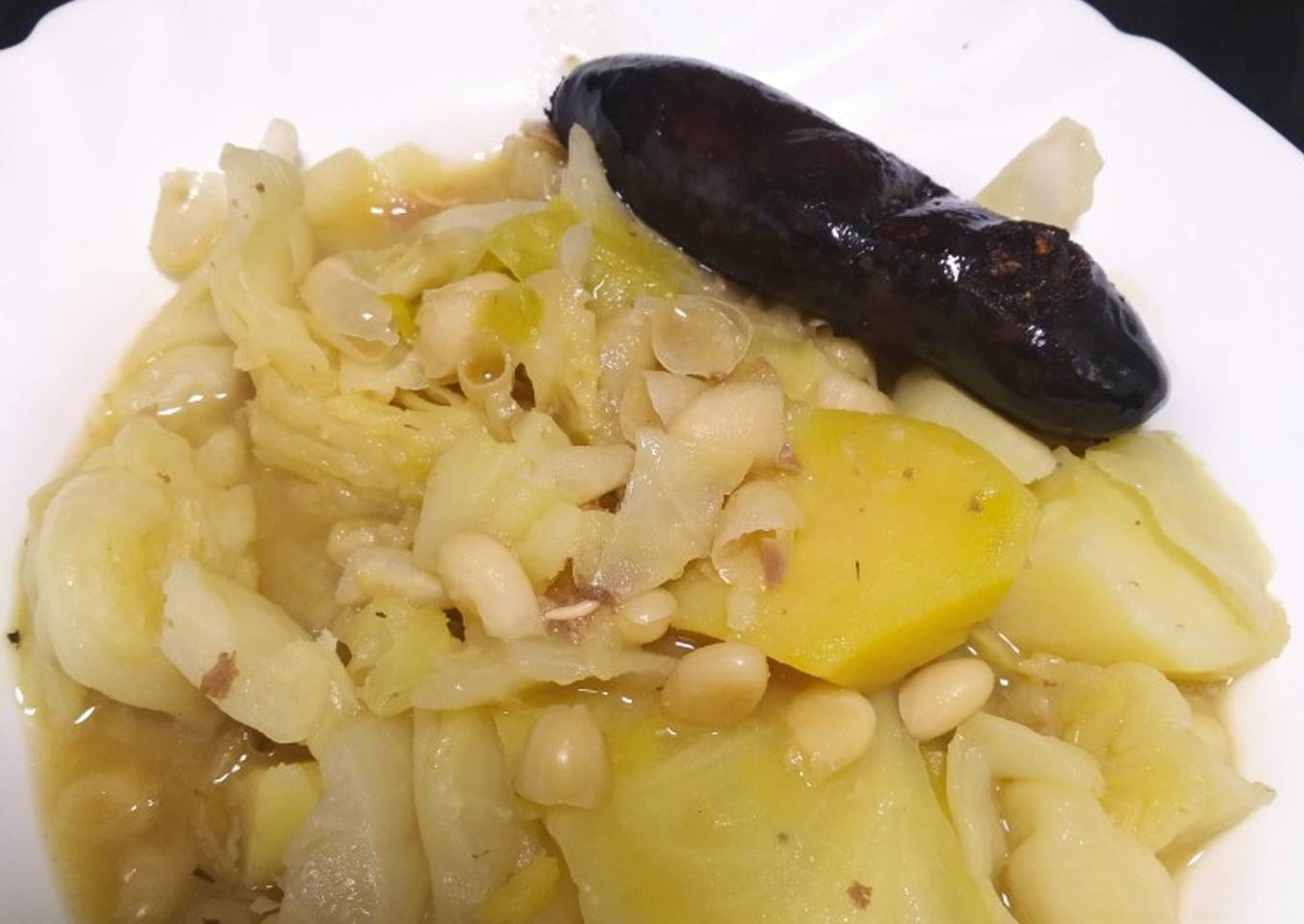 Olla de aldea con col
